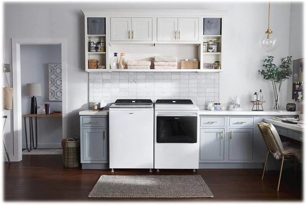 Whirlpool – 4.8 Cu. Ft. High Efficiency Smart Top Load Washer with Load & Go Dispenser – White