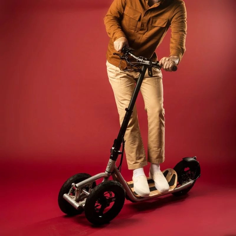 8TEV C12 Roam 3-Wheeler Electric Scooter